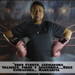 MUJERES CUIDADORAS ALZAN LA VOZ CON GUANTES DE BOXEO