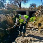 Autoridades de Villa de Pozos realizan limpieza preventiva en el dren Revolución ante temporada de lluvias