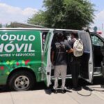 Gobierno estatal acerca placas mundialistas a familias potosinas con módulo móvil en Plaza Sendero